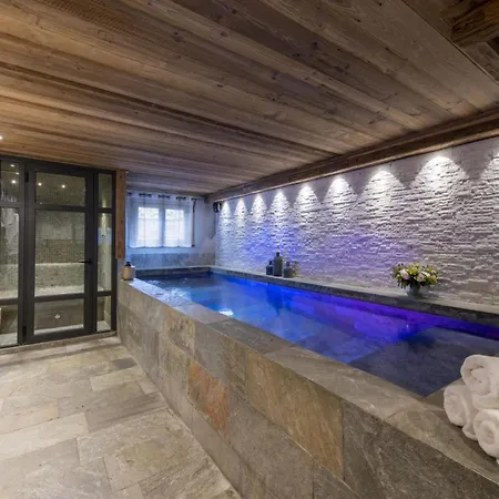 Mountain Chalet Retreat In *