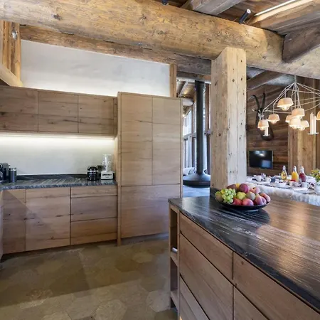 Mountain Chalet Retreat In Гштад